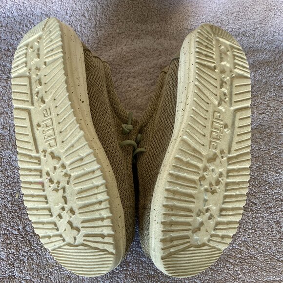 Hey Dude Wally Youth Sox Sahara Slip-On Shoes Size US Y2–L3 / EU 34 Tan - Picture 3 of 5